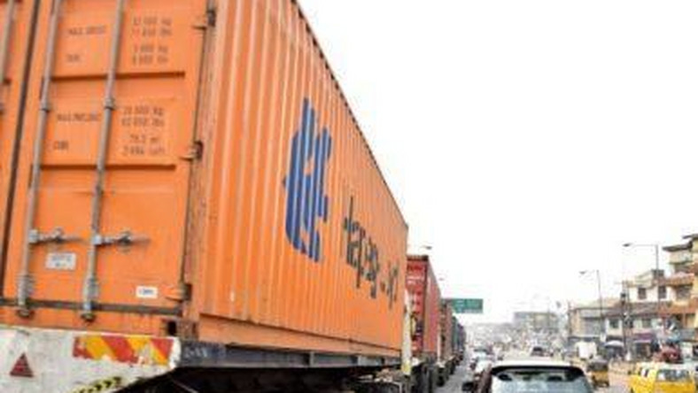 Trucks have been parked on Lagos bridges forever, compounding traffic problems (The Cable)