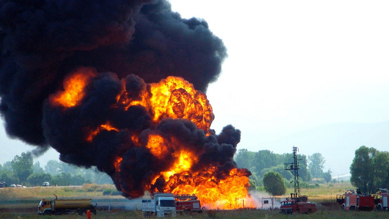 Firefighters struggle to douse a pipeline explosion (illustration purpose)