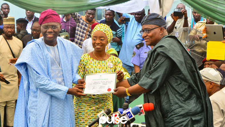 Babajide Sanwo-Olu collects Certificate of from INEC (Pulse)
